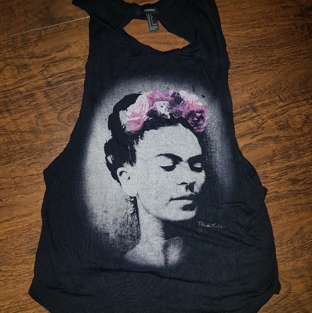Sleeveless shirt